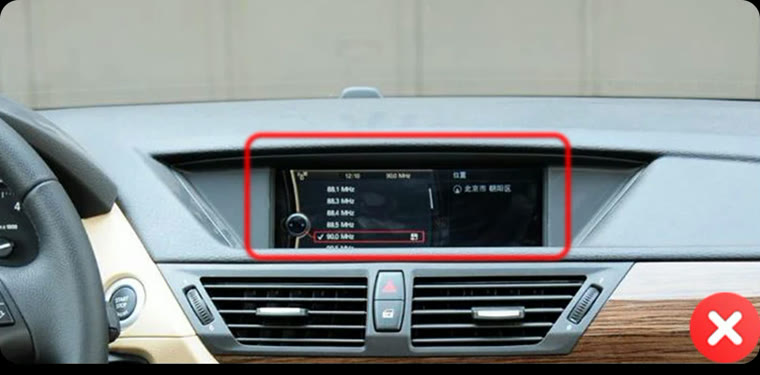 Honda CR-V со штатным монитором и заводским усилителем