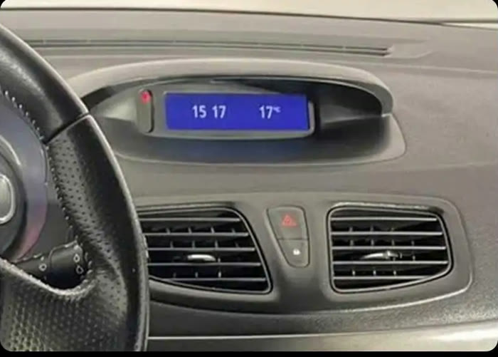 Верхний штатный дисплей Renault Megane 3