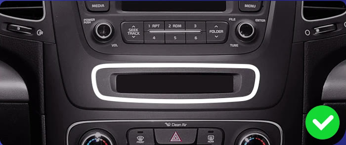 KIA Sorento, панель на которую магнитола становится