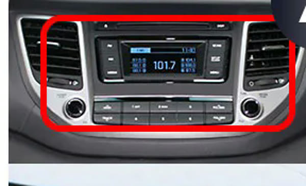 Штатная магнитола Hyundai Tucson с небольшим дисплеем