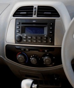 Штатна панель Chery Tiggo T11 з магнітолою і кліматом