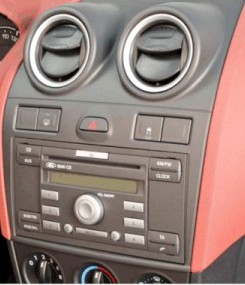Штатна панель Ford Fiesta Mk5 (BE256)