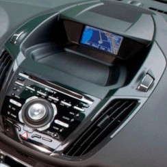 Штатна панель Ford Kuga II (C520) з дисплеєм угорі консолі