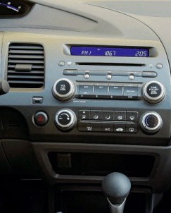 Штатна панель Honda Civic 8 седан (FD)