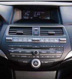 Штатна панель Honda Crosstour без заводської навігації
