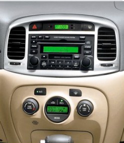 Штатна панель Hyundai Accent MC