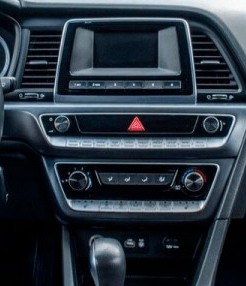Штатна панель Hyundai Sonata LF після оновлення 2017 року