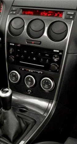 Штатна панель Mazda 6 GG з трьома круглими дефлекторами