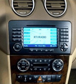 Штатна панель Mercedes-Benz ML W164 зі штатною магнітолою