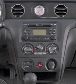 Штатна панель Mitsubishi Outlander першого покоління