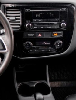 Штатна панель Mitsubishi Outlander третього покоління