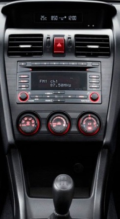Штатна панель Subaru Forester SJ до оновлення