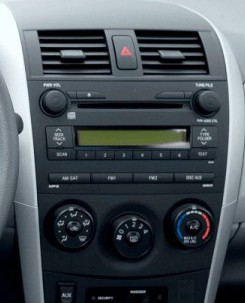 Штатна панель Toyota Corolla E150