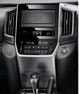 Штатна панель Toyota Land Cruiser 200 (J200) після оновлення 2015 року